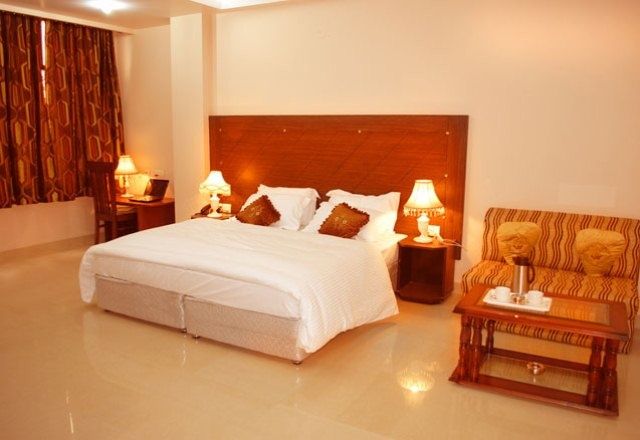 Hotel Kyron Delhi Kültér fotó