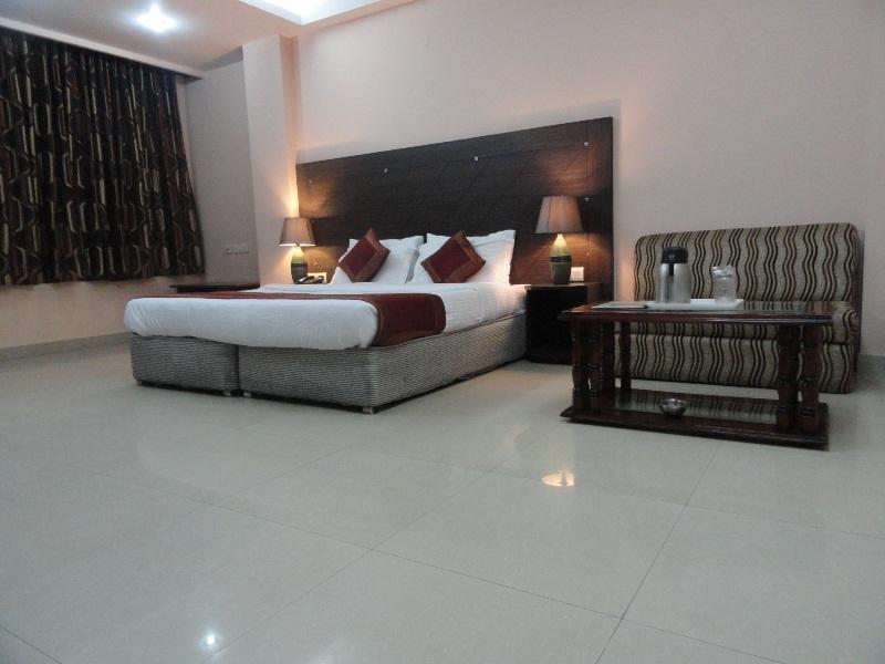 Hotel Kyron Delhi Kültér fotó