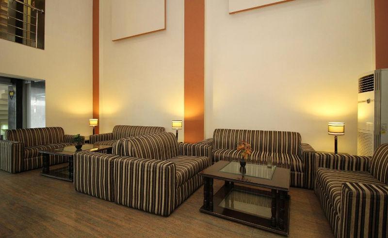 Hotel Kyron Delhi Kültér fotó