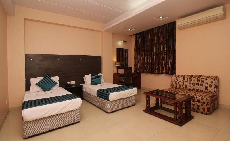 Hotel Kyron Delhi Kültér fotó