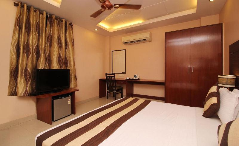 Hotel Kyron Delhi Kültér fotó