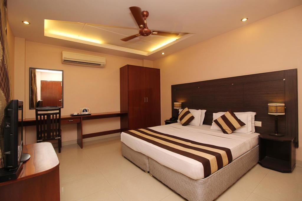 Hotel Kyron Delhi Kültér fotó