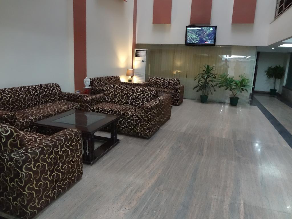 Hotel Kyron Delhi Kültér fotó