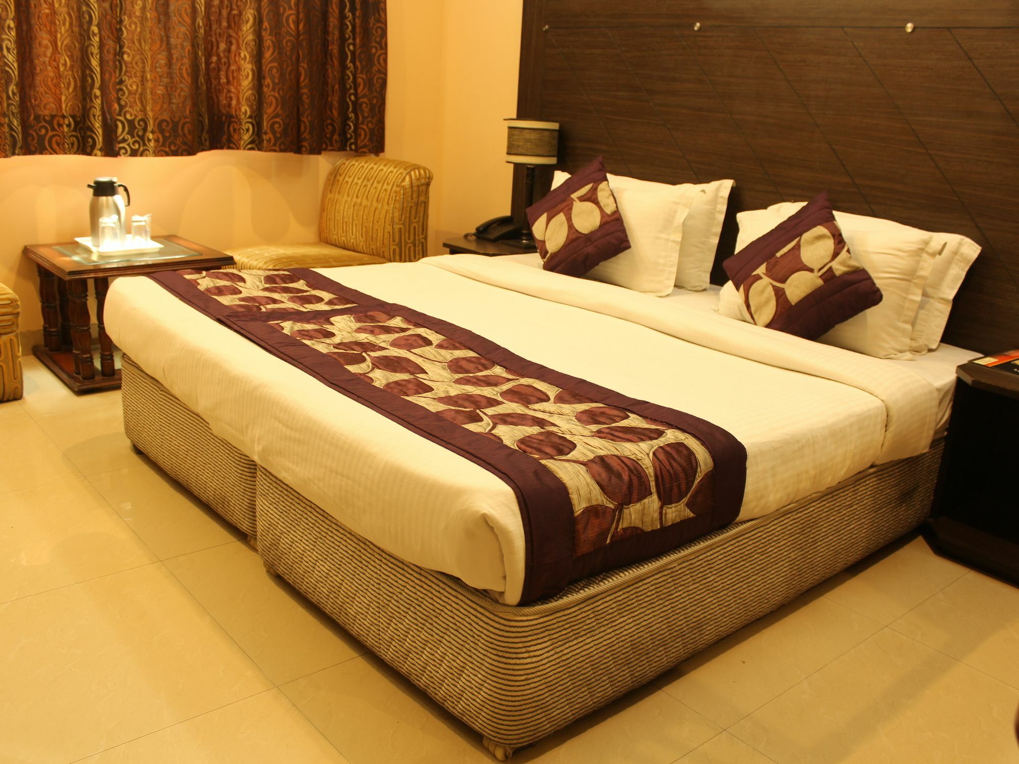Hotel Kyron Delhi Kültér fotó